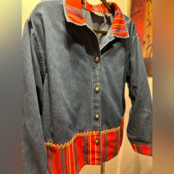 Willow Ridge Denim Floral Embroidered Button Down Top size XL - Picture 4 of 9